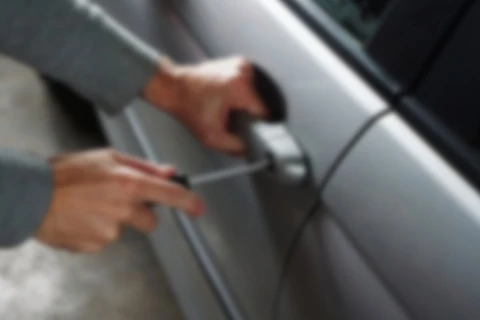 Em menos de 10 horas ladrões roubam 4 veiculos em PG