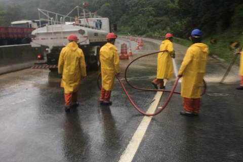 DER/PR inicia trabalhos na BR-277 e estuda liberação segura dos trechos com bloqueios