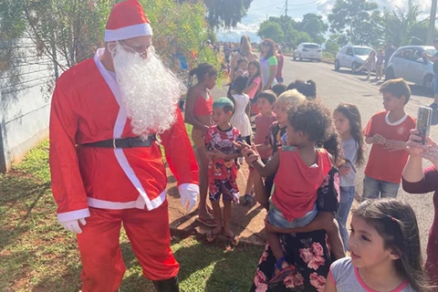 Ação de Natal é realizada para mais de 600 crianças no Costa Rica