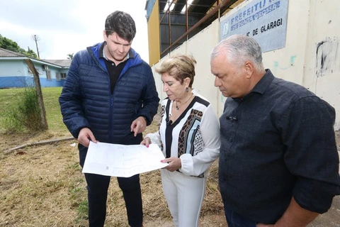 Prefeita Elizabeth Schmidt anuncia revitalização do Ginasio de Esportes do Guaragi