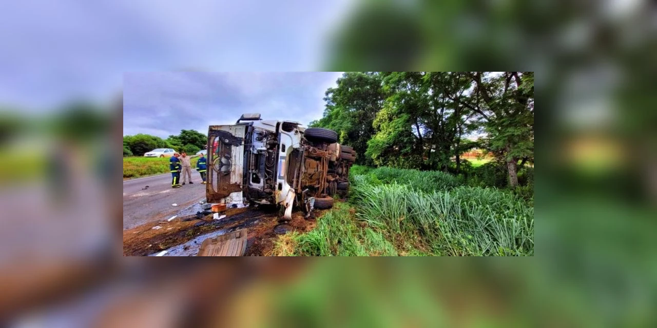 Mulher morre e outras duas pessoas ficam gravemente feridas em acidente no Distrito Industrial, em PG