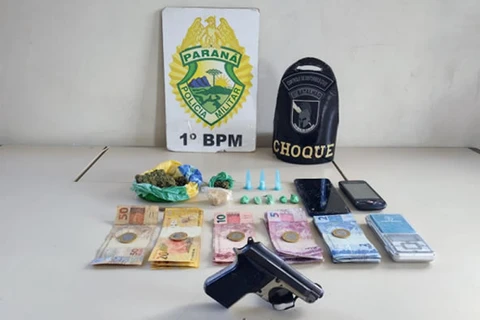 Dupla é apreendida suspeita de tráfico de drogas na região de Uvaranas, em PG