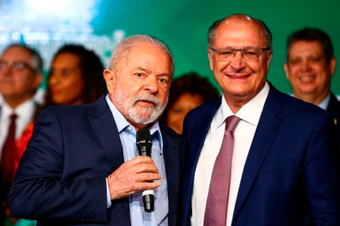 Lula e Alckmin tomam posse hoje; entenda o rito