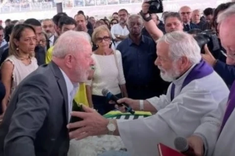 Lula recusa ler a Bíblia no velório de Pelé, diz pastor
