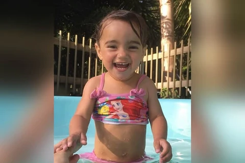 Criança de 2 anos morre afogada em piscina; Livia estava internada há 5 dias na UTI