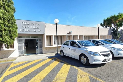 Prefeitura convoca professores e trabalhadores braçais