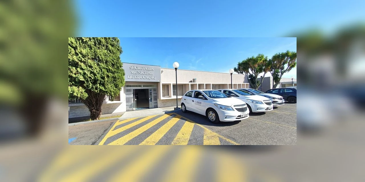 Prefeitura convoca professores e trabalhadores braçais