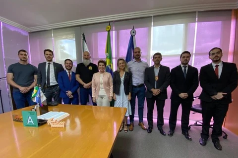 Prefeita Elizabeth recebe novos delegados