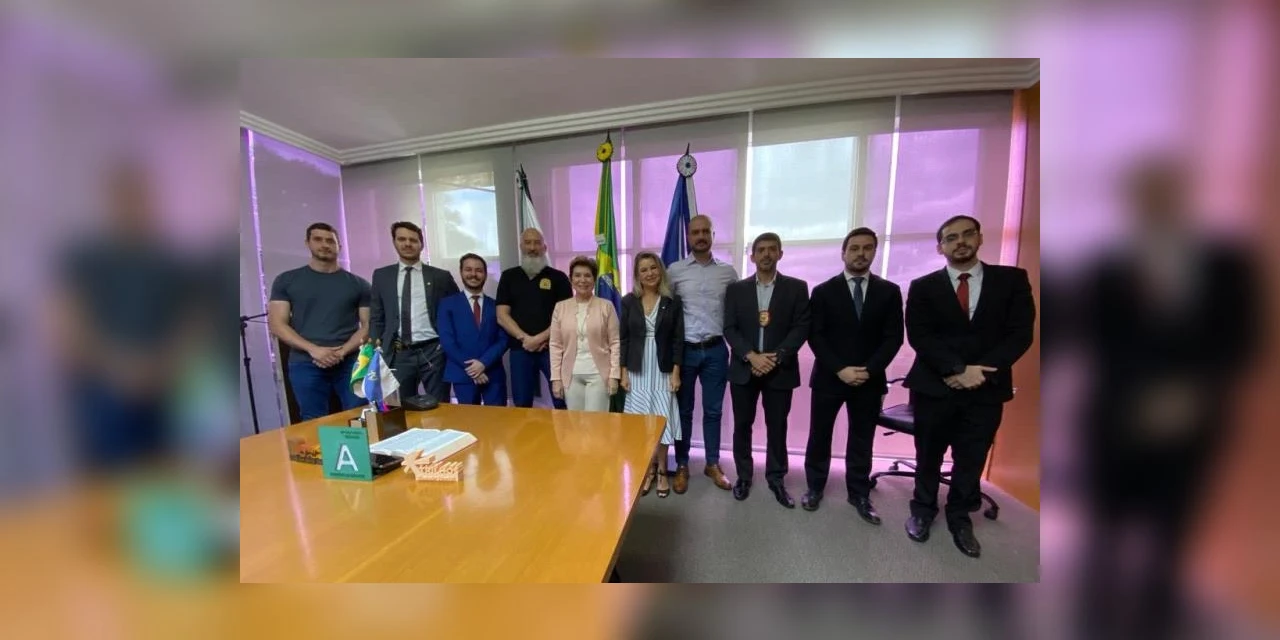 Prefeita Elizabeth recebe novos delegados