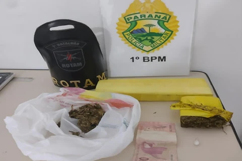 Suspeito de tráfico é preso com maconha e cocaína em Castro