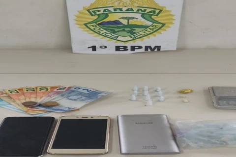 Suspeito de tráfico é preso com crack, maconha e cocaína em bairro de PG