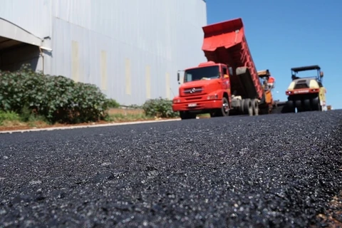 Distrito Industrial começa a receber Asfalto Novo