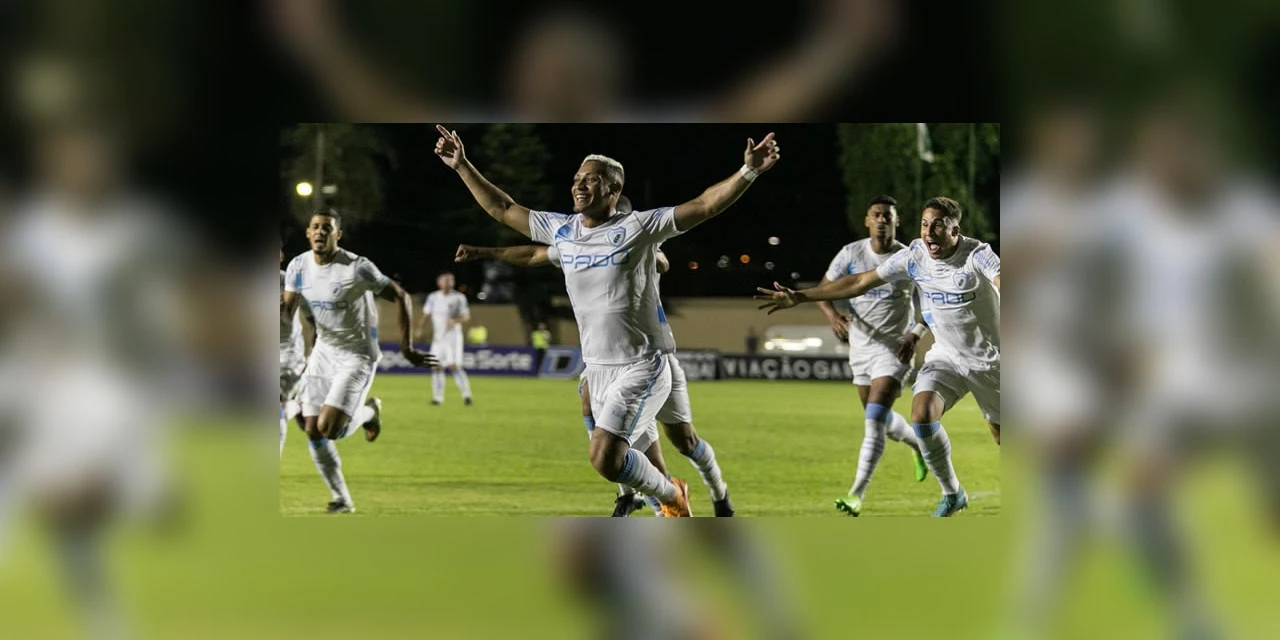 Em partida de viradas, Tubarão vence o Operário Ferroviário no Café