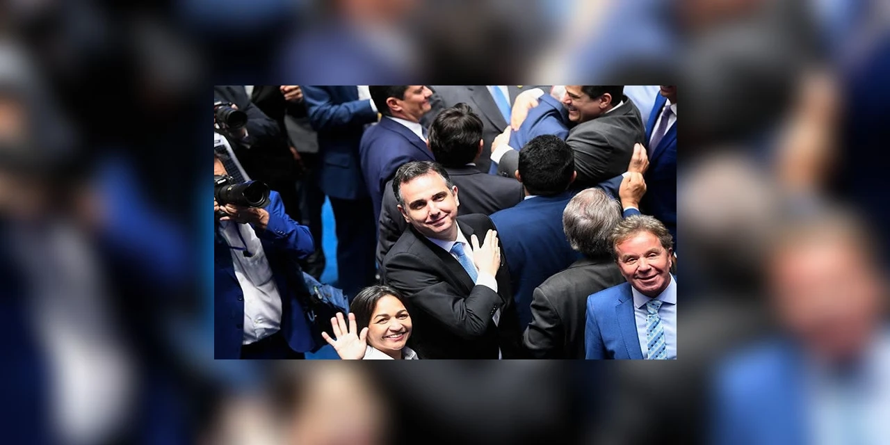 Rodrigo Pacheco é reeleito presidente do Senado