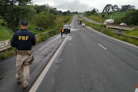 Quatro pessoas ficam feridas em acidente na BR-376, em PG