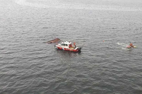 Naufrágio na baía de Guanabara deixa três mortos, e cinco pessoas continuam desaparecidas