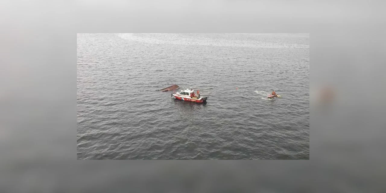 Naufrágio na baía de Guanabara deixa três mortos, e cinco pessoas continuam desaparecidas