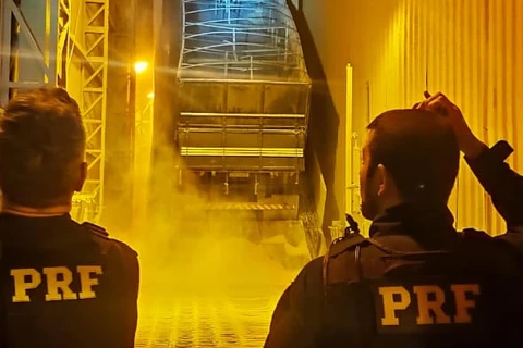 PRF apreende no Paraná carga de droga estimada em R$ 31 milhões