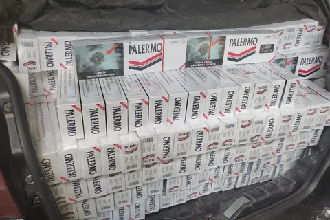 Carro carregado com cigarros contrabandeados é apreendido na BR-376, em PG