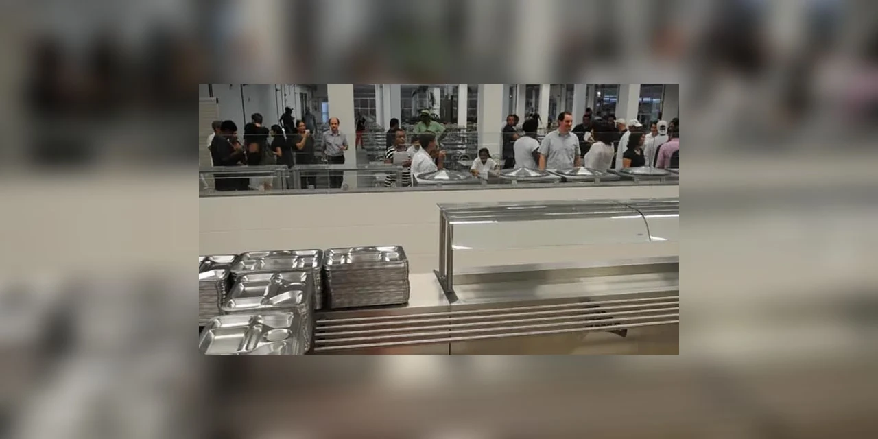 Estudantes passam mal após almoçarem em Restaurante Universitário