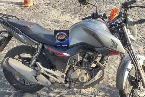 Motocicleta roubada em Curitiba é recuperada em PG