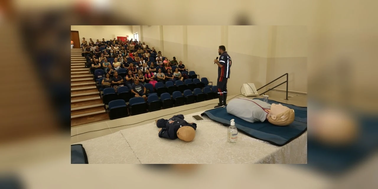 Prefeitura promove capacitação de professores da rede municipal sobre primeiros socorros