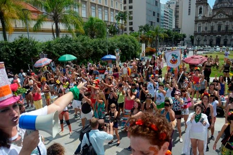 Quarta-feira de Cinzas ainda tem blocos nas ruas no Rio