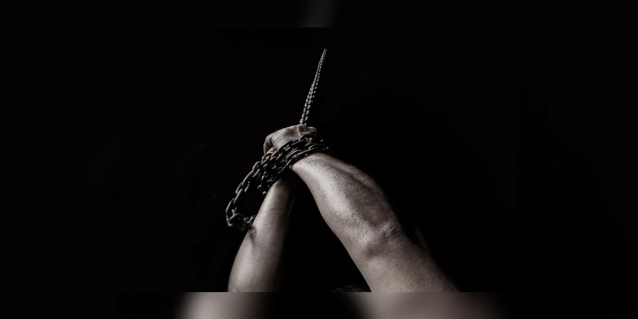 Justiça condena morador de Irati que publicou anúncio de venda de escravo em redes sociais