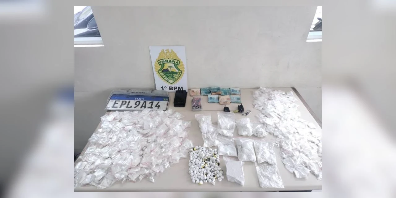 PM recupera veículo roubado e apreende grande quantidade de entorpecentes, em PG