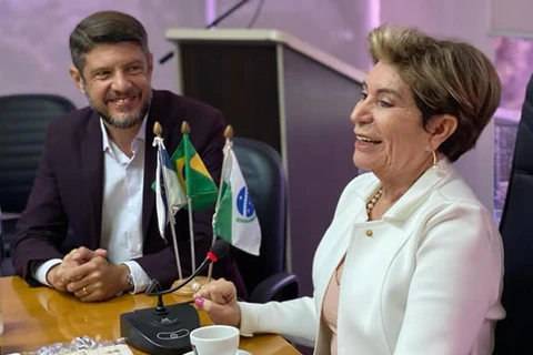 Prefeita transmite cargo e embarca em missão comercial no Japão