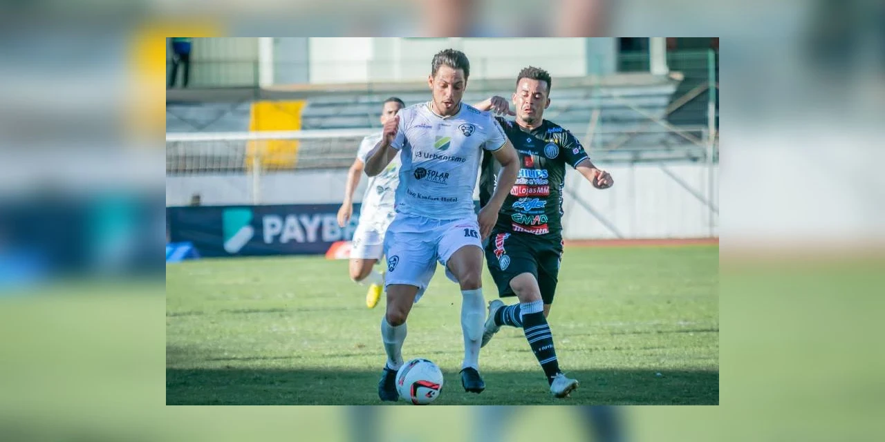 Operário vence Aruko nos acréscimos pelo jogo de ida das quartas de final do Paranaense