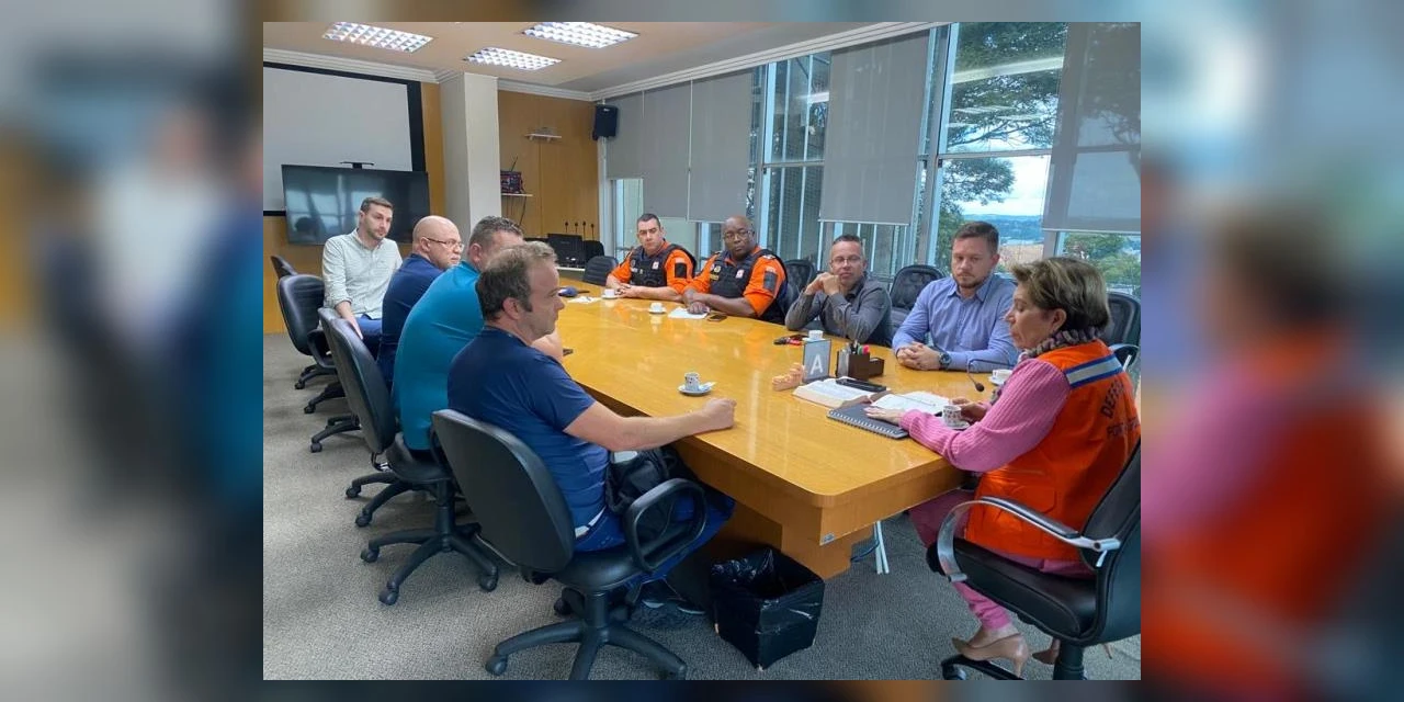 Prefeitura define plano de ação integrado de enfrentamento às chuvas