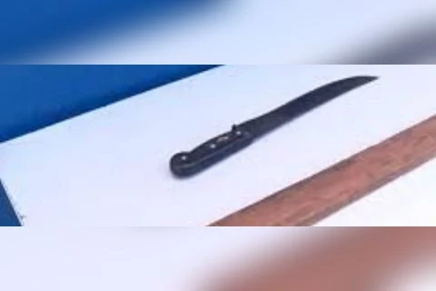 Homem com facão é preso ao tentar matar a ex em Castro