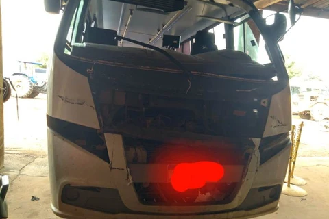 Acidente entre ônibus e caminhão deixa adolescente ferida, em Arapoti