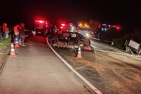 Colisão entre três veículos deixa dois mortos na BR 277, em Prudentópolis
