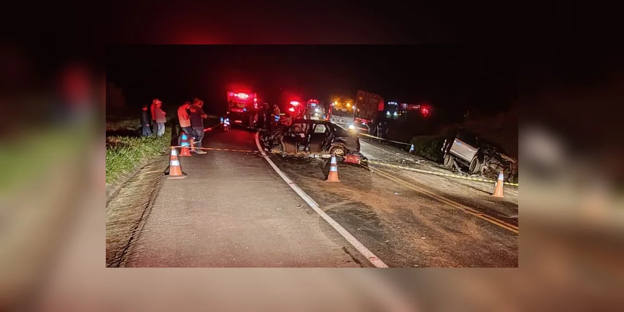 Colisão entre três veículos deixa dois mortos na BR 277, em Prudentópolis