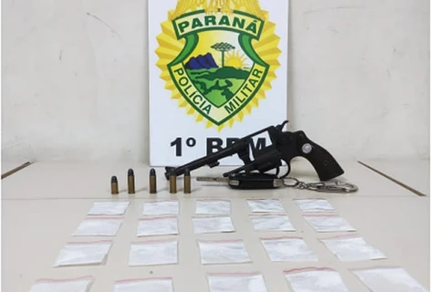 Trio é detido suspeito de tráfico de drogas e roubos em comércio de PG