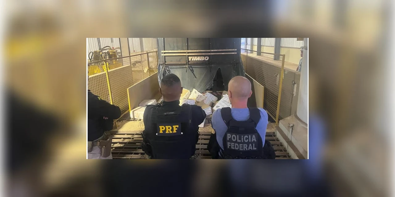 Em ação conjunta, PRF e PF apreendem carreta com drogas