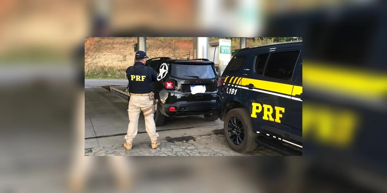 Carro furtado no RJ é recuperado, em Imbaú; motorista foi preso