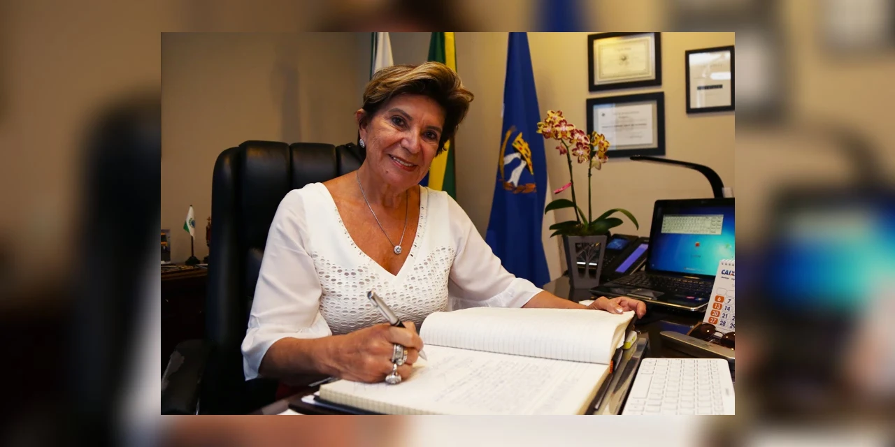 Prefeita Elizabeth sanciona nova lei do transporte e passagem passa para R$ 4 a partir de segunda-feira