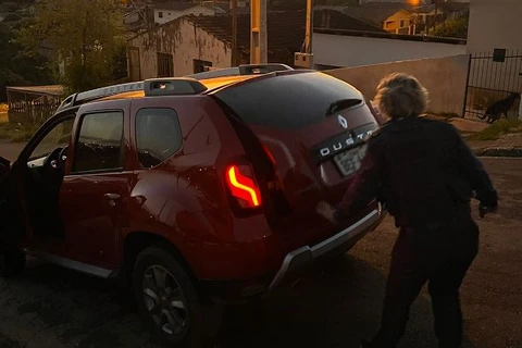 Homem que perdeu o braço por tentar furtar fios de alta tensão é preso novamente pela policia