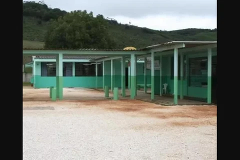 Professora é agredida por irmãos em escola na RMC; faca é apreendida pela polícia