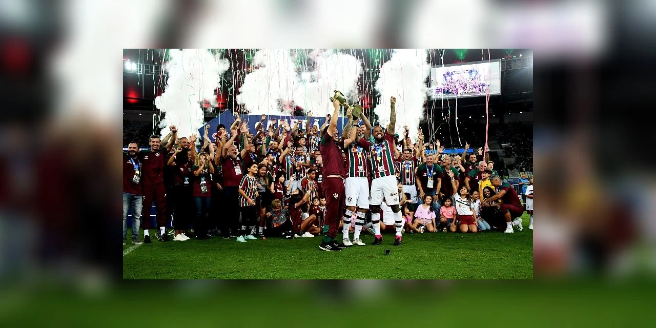 Fluminense goleia o Flamengo e é bicampeão carioca