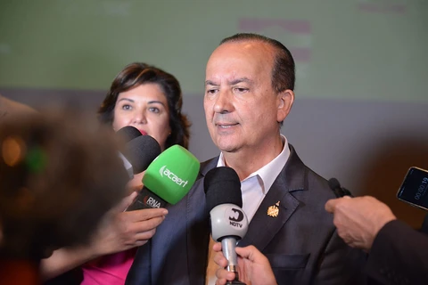 Após ataque a creche, Governo de SC anuncia que irá colocar policial armado nas escolas