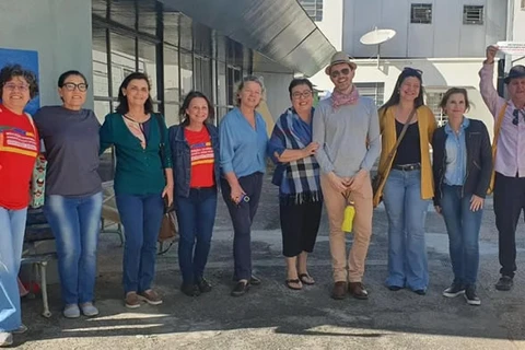 Professores da UEPG paralisam atividades nesta terça