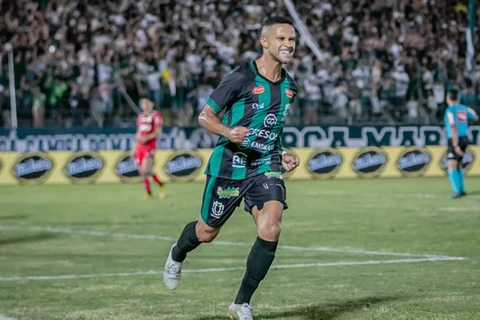 Maringá-FC vence o Flamengo por 2 a 0 e faz história na Copa do Brasil