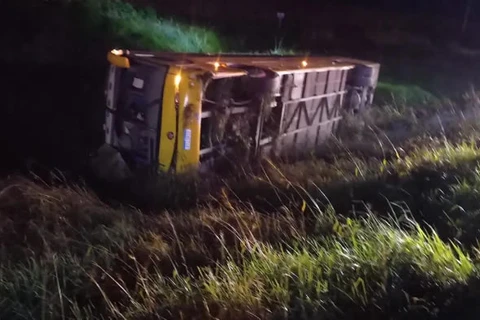 Grave acidente com ônibus de trabalhadores deixa 18 feridos, em Guarapuava