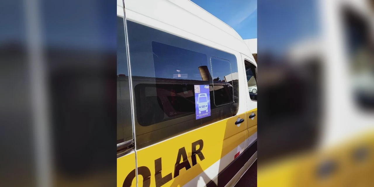 Prefeitura implanta nova identificação para vans escolares