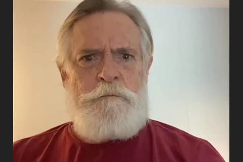 José de Abreu se irrita ao ser chamado de 'corno manso'; 'seu pai'