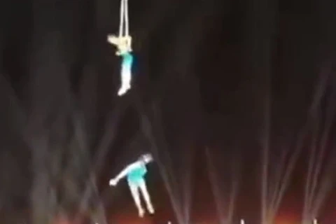 Vídeo flagra o momento que acrobata morre ao cair durante apresentação na China; veja!